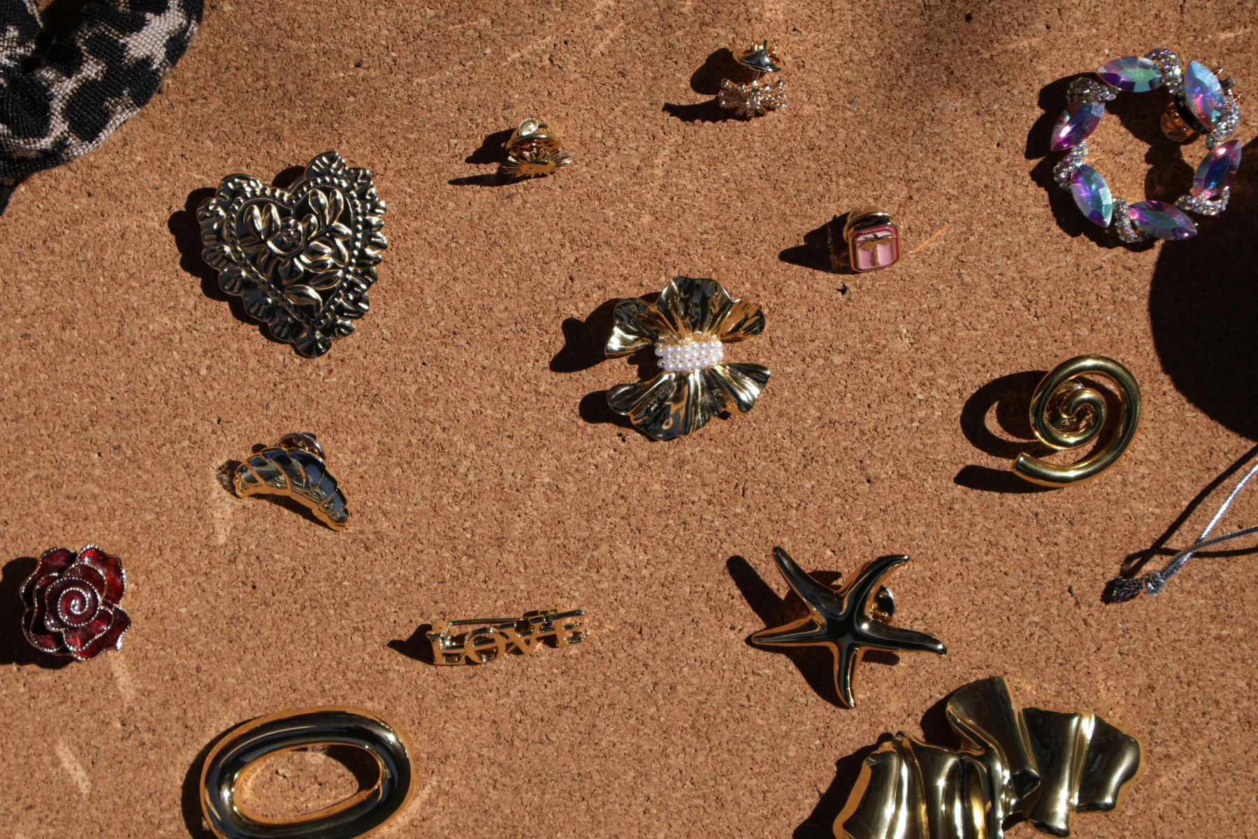 Het perfecte cadeau voor elke gelegenheid: Mix & Match met broches, pins en button covers!
