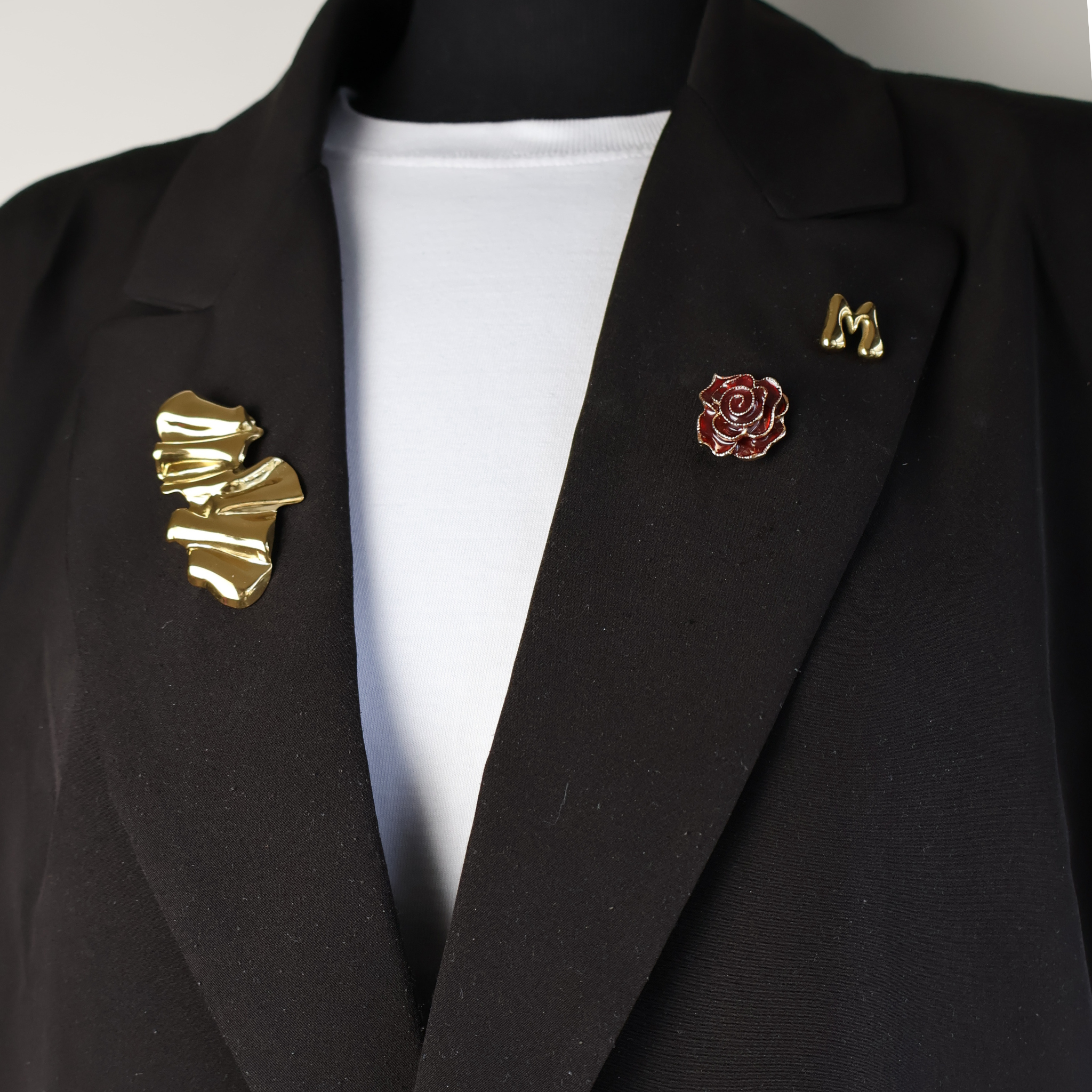 Magnetic and clip brooches