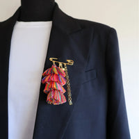 10015speldgoudmetgoudenketting_goudenbedelsengekleurdefranjeopblazer - Just the Jacket