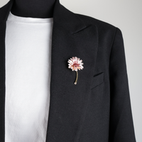 10027 pin brooch pin flower pink red on black blazer
